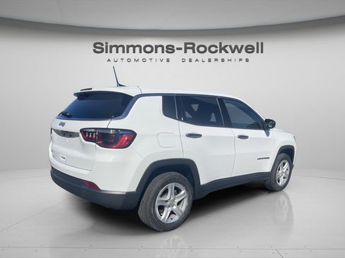 Used 2023 Jeep Compass Sport image 5
