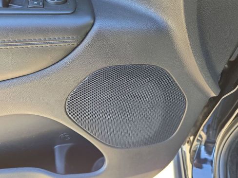 Used 2016 Jeep Grand Cherokee Laredo image 13