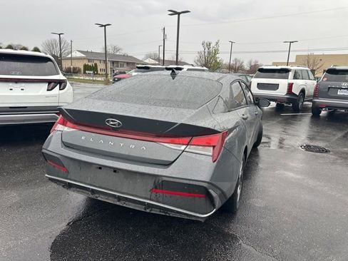 Used 2024 Hyundai Elantra SEL image 15