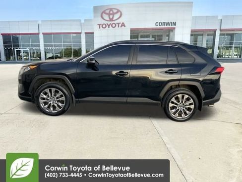 Used 2019 Toyota RAV4 XLE Premium image 2