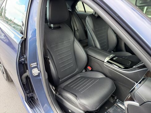 Used 2024 Mercedes-Benz C 300 4MATIC Sedan image 9