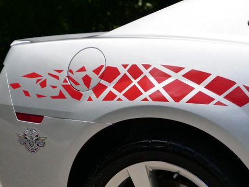 Used 2010 Chevrolet Camaro SS RWD image 9