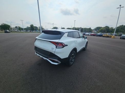 Used 2023 Kia Sportage LX AWD/4WD image 8