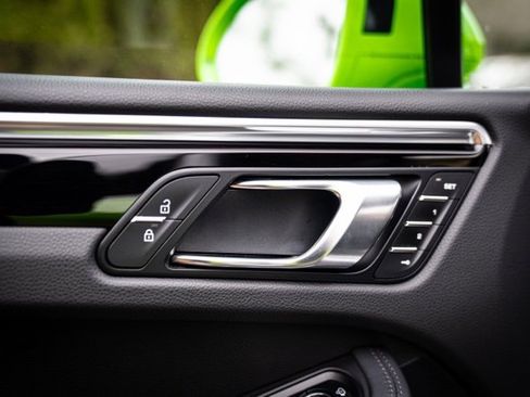 Used 2022 Porsche Macan S w/ Premium Package Plus image 48