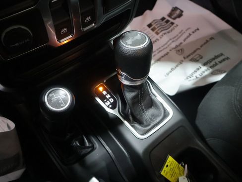 Used 2022 Jeep Wrangler Sport S image 27