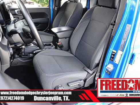 Used 2025 Jeep Gladiator Sport AWD/4WD image 14
