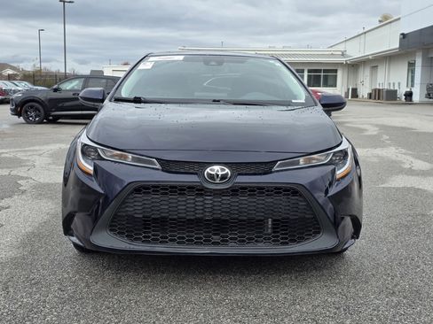 Used 2022 Toyota Corolla LE image 2