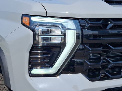 Used 2024 Chevrolet Silverado 2500 ZR2 w/ ZR2 Bison Edition image 9