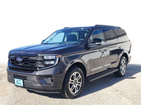 New 2025 Ford Expedition Active image 2