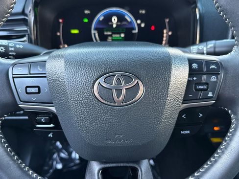 Certified 2025 Toyota Camry SE FWD image 23