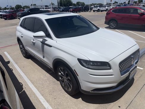 Used 2023 Lincoln Nautilus Reserve w/ Equipment Group 201A FWD image 4