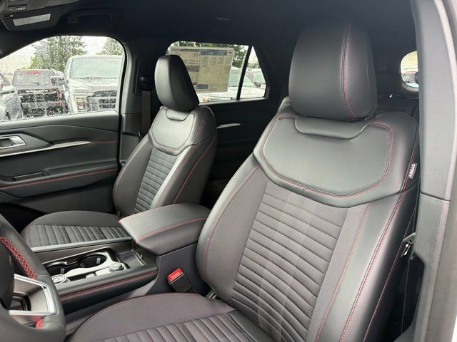 Used 2026 Ford Explorer ST-Line w/ ST-Line Street Pack AWD/4WD image 28