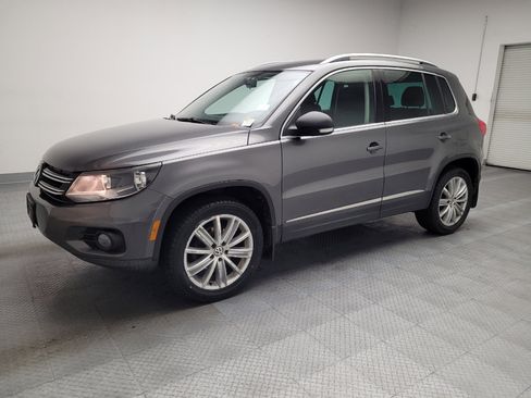 Used 2014 Volkswagen Tiguan SE image 2