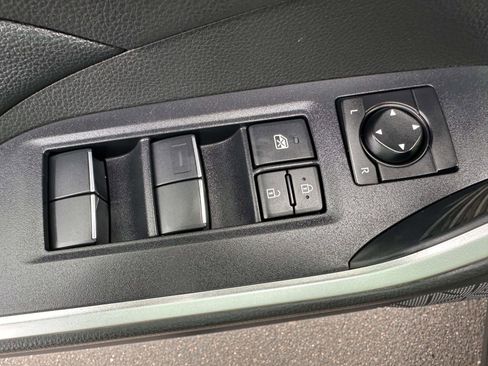 Used 2021 Toyota RAV4 XLE Premium AWD/4WD image 10