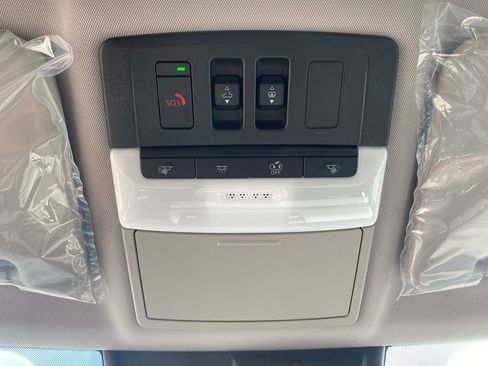 New 2025 Mitsubishi Outlander SEL image 23