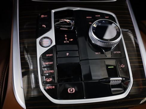 Used 2026 BMW X7 M60i image 23