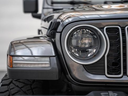 Used 2024 Jeep Wrangler Unlimited Sahara w/ Technology Group AWD/4WD image 14