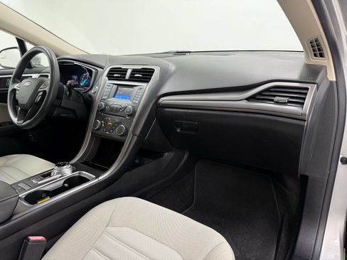 Used 2018 Ford Fusion S FWD image 29