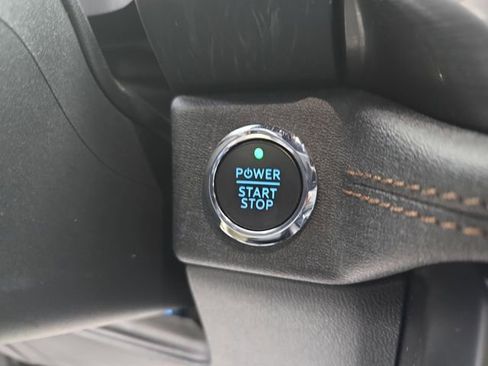 Used 2023 Ford F150 Lightning Lariat image 42