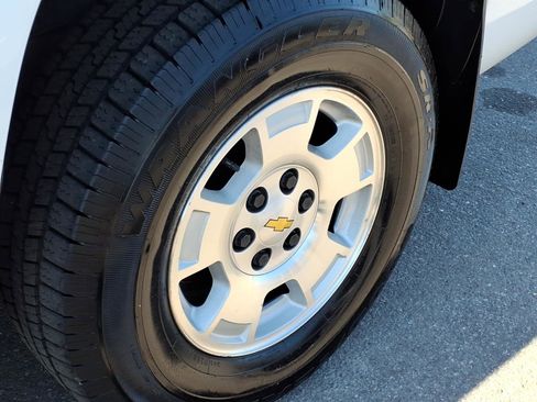 Used 2012 Chevrolet Avalanche LS AWD/4WD image 12