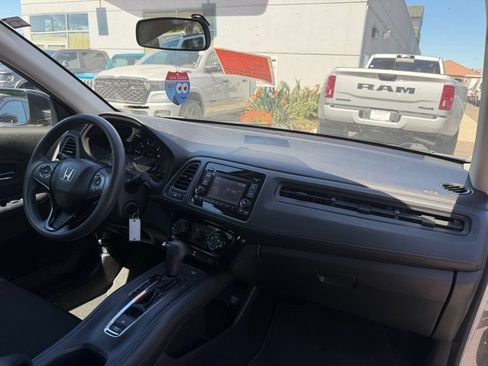 Used 2019 Honda HR-V LX image 18