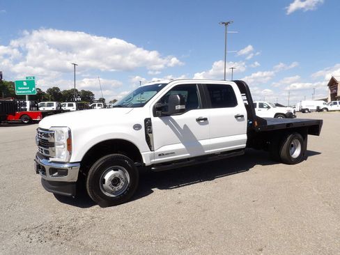 Used 2024 Ford F350 XL w/ XL Chrome Package image 3