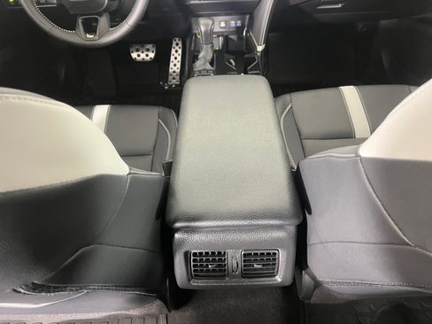 Certified 2025 Toyota Camry SE image 37