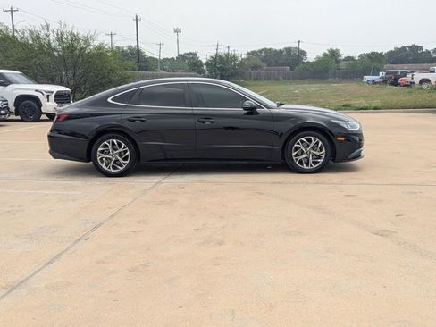 Used 2023 Hyundai Sonata SEL w/ Preferred Accessory Package FWD image 4