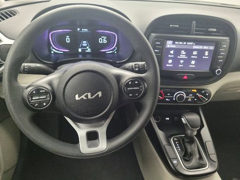 Used 2025 Kia Soul LX w/ LX Technology Package image 22