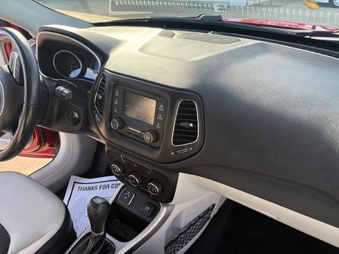 Used 2018 Jeep Compass Latitude image 39