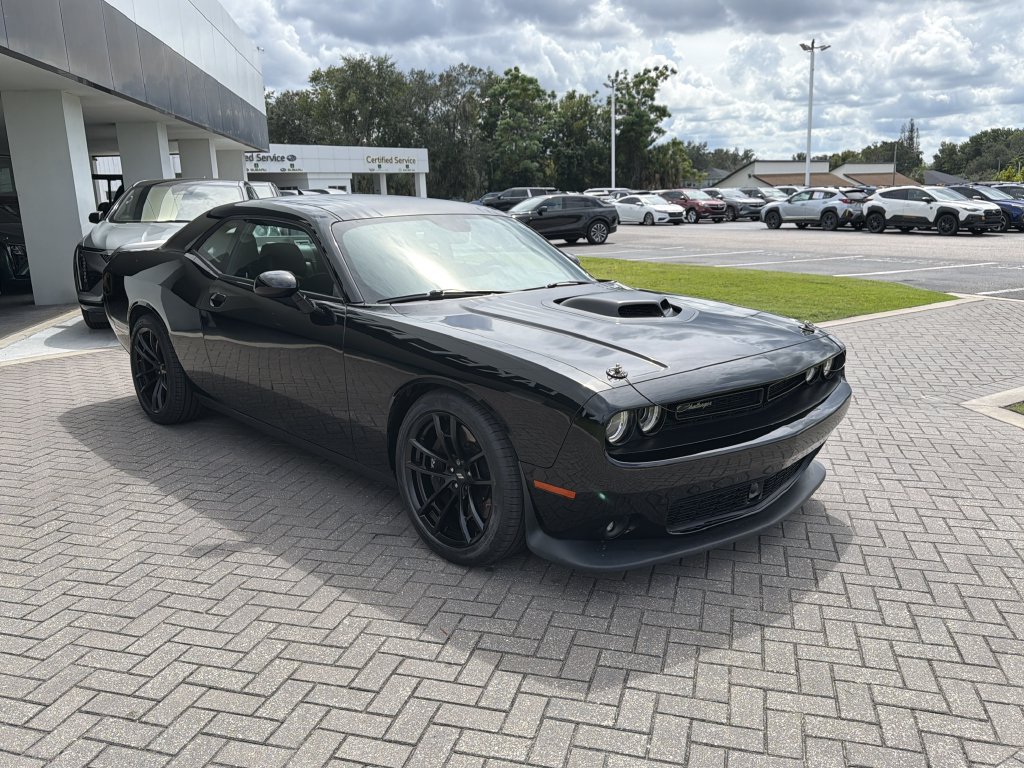Used 2022 Dodge Challenger R/T Scat Pack w/ Shaker Package RWD image 7