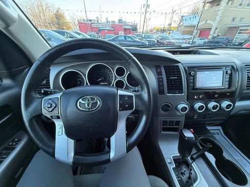 Used 2015 Toyota Sequoia SR5 image 42