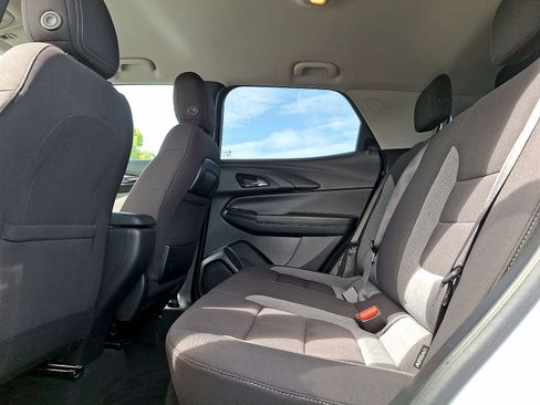 Used 2024 Chevrolet TrailBlazer LT FWD image 19