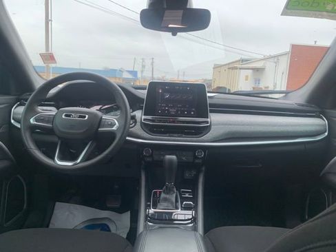 Used 2025 Jeep Compass Sport image 24