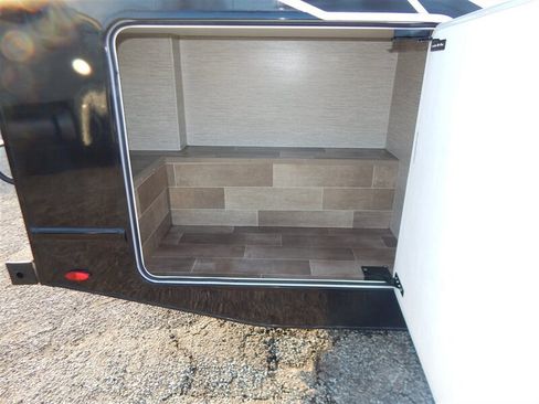 Used 2022 Ford E-450 and Econoline 450 Super Duty w/ Motorhome Prep Package image 32