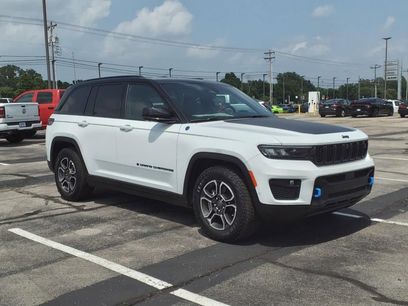 New 2023 Jeep Grand Cherokee Trailhawk w/ Advanced Protech Group II