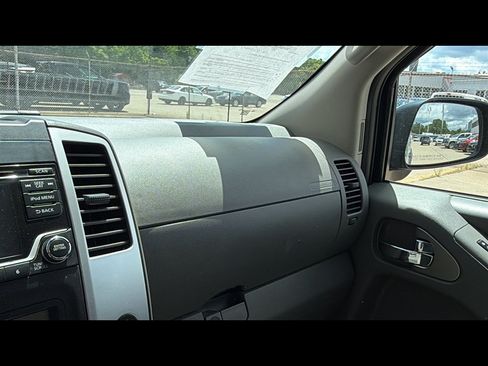Used 2018 Nissan Frontier SV AWD/4WD image 16