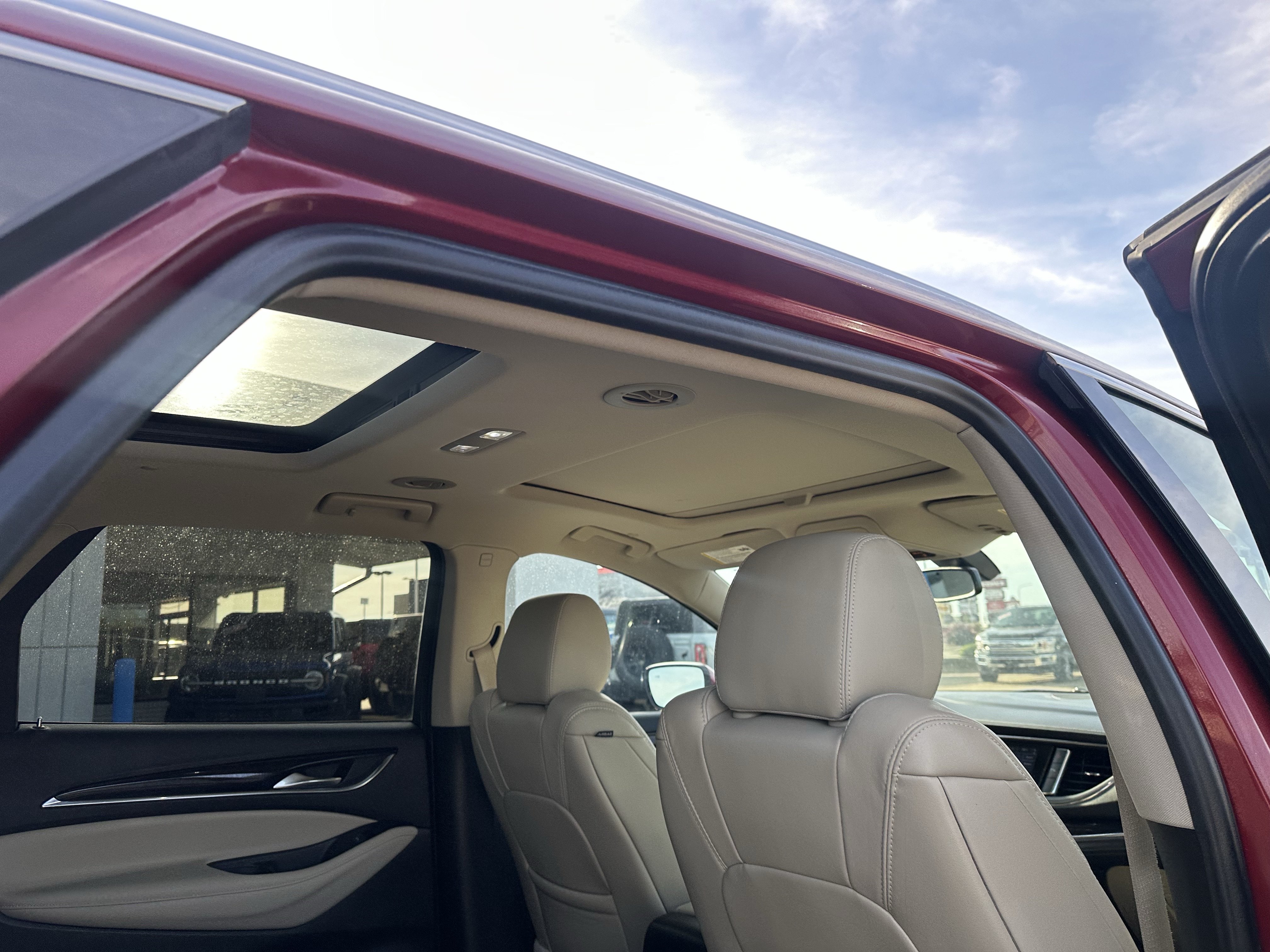 Used 2021 Buick Enclave Essence w/ Sound and Sites Package AWD/4WD image 8