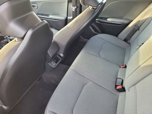 Used 2025 Kia K4 LXS image 9