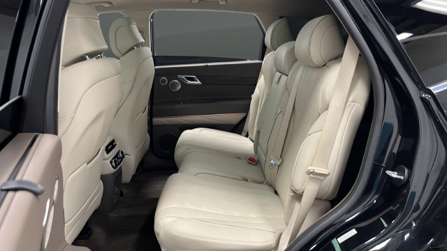 Used 2024 Genesis GV80 2.5T w/ Prestige Package AWD/4WD image 23