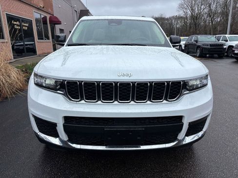 Used 2022 Jeep Grand Cherokee L Limited AWD/4WD image 2