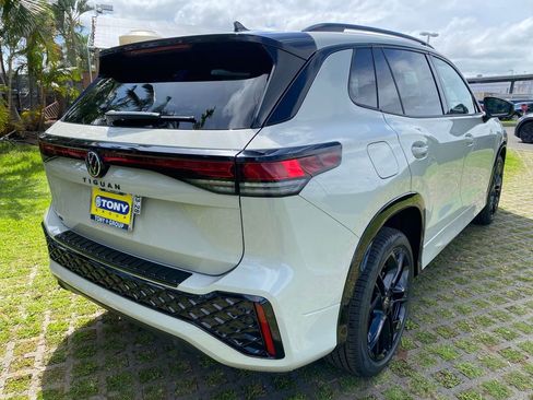 New 2026 Volkswagen Tiguan SE R-Line FWD image 7