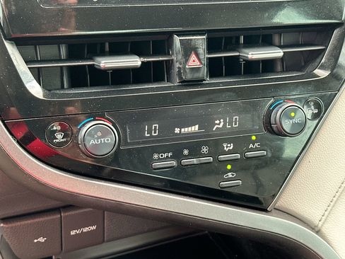 Used 2023 Toyota Camry SE image 10