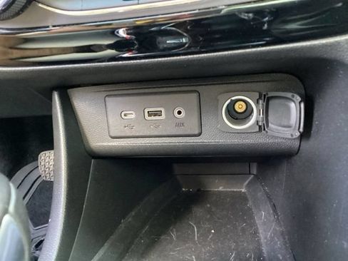 Used 2022 Buick Encore GX Preferred w/ Sport Touring Package FWD image 29