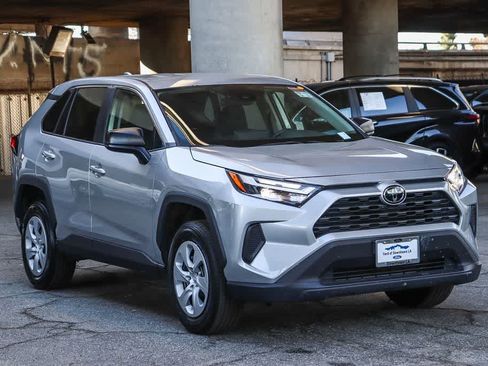 Used 2024 Toyota RAV4 LE image 2