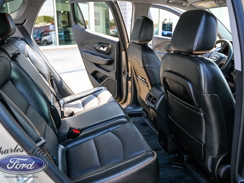 Used 2023 GMC Terrain AT4 w/ Infotainment Package II image 14