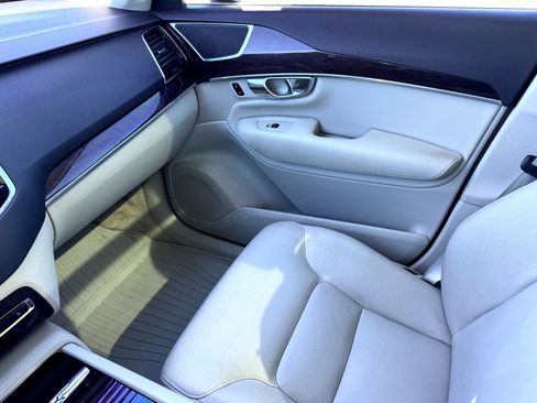 Used 2016 Volvo XC90 T6 Momentum w/ Momentum Plus Package image 34