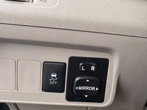 Used 2009 Toyota Corolla LE FWD image 12