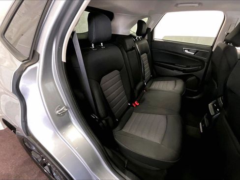 Certified 2022 Ford Edge SE w/ Black Appearance Package image 26