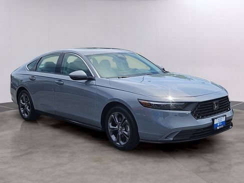 Used 2025 Honda Accord EX-L image 3